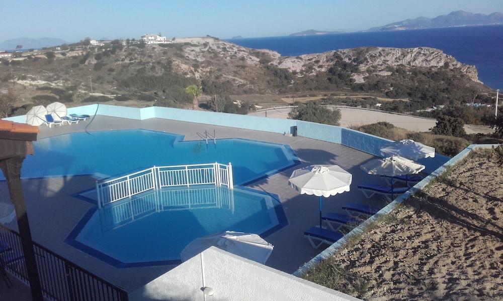 Pantheon Hotel Kefalos  Exterior photo